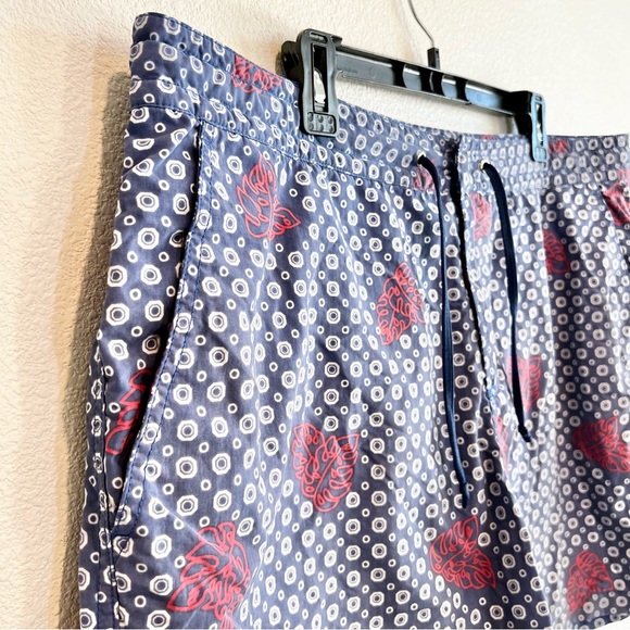 Tori Richard Men’s Swim Trunks 40 Navy Blue Red Leaf Dot Print Board Shorts - Picture 2 of 9